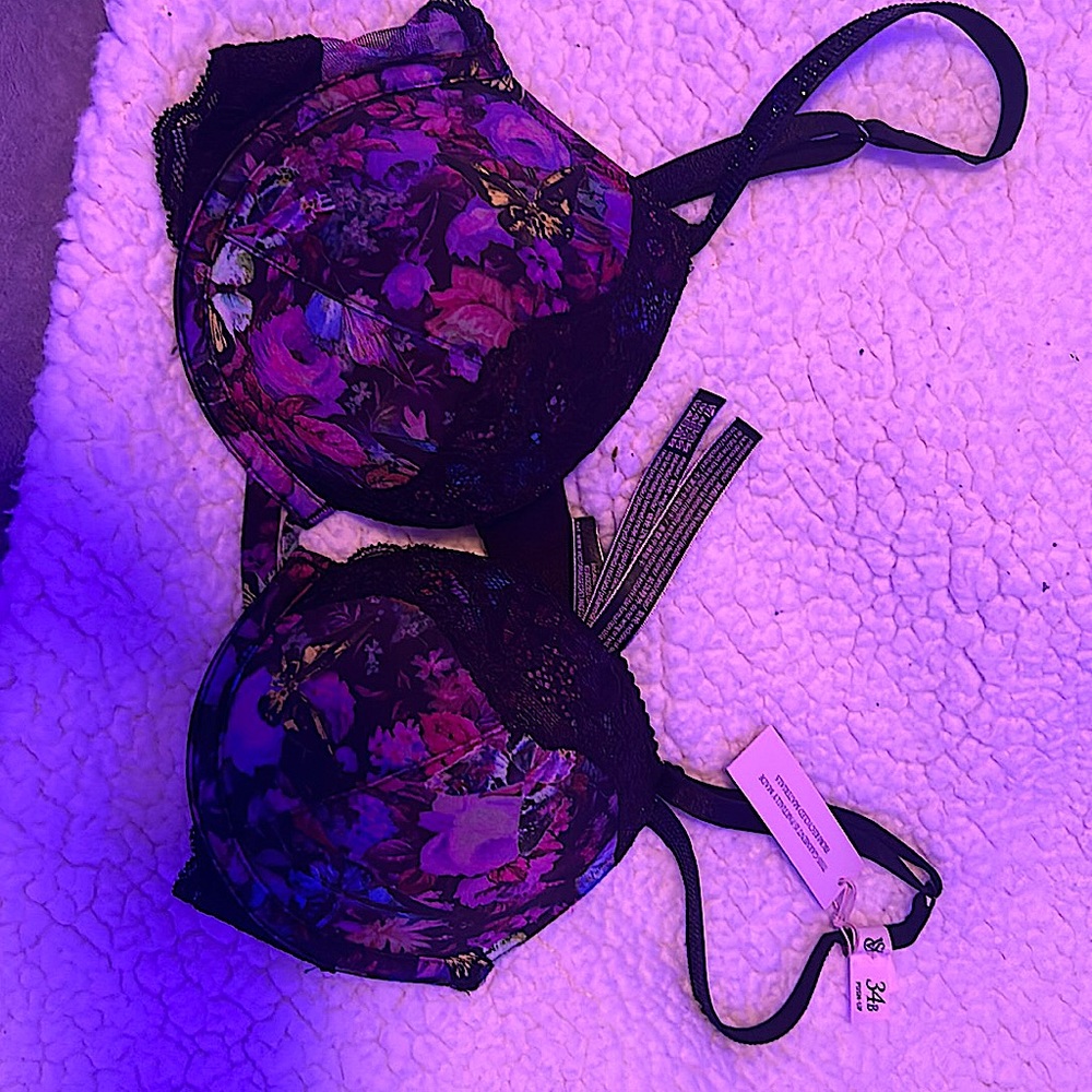 Victoria secret brand new never been worn ordered wrong size online